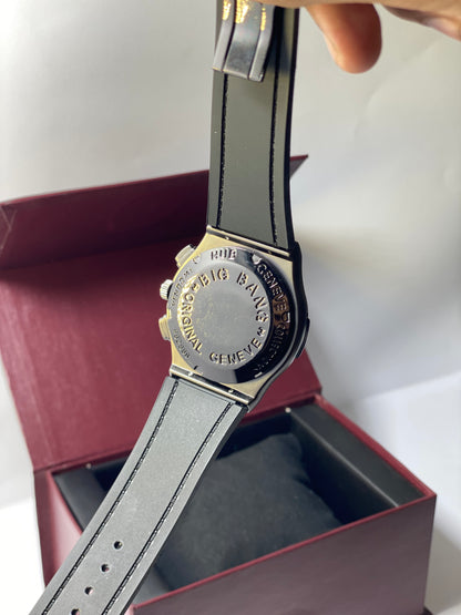 Luxury Black Quartz Analog Watch for Men – Stylish Leather Strap